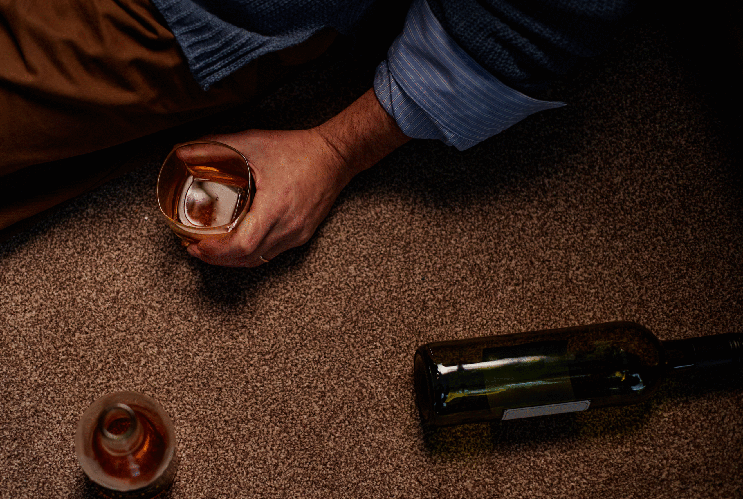 Rethinking Your Relationship with Alcohol (1) Rethinking Your Relationship with Alcohol